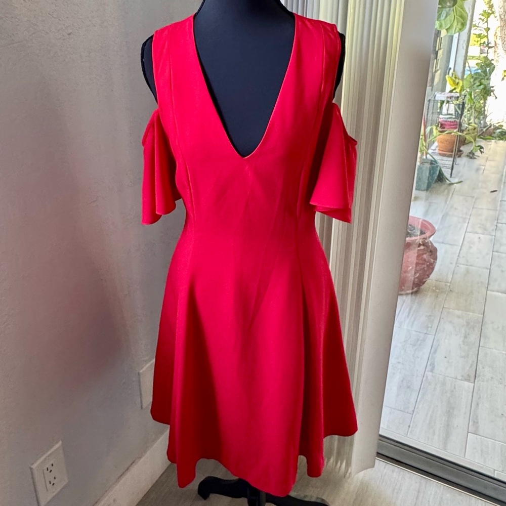 Elegant Red Cold Shoulder Dress